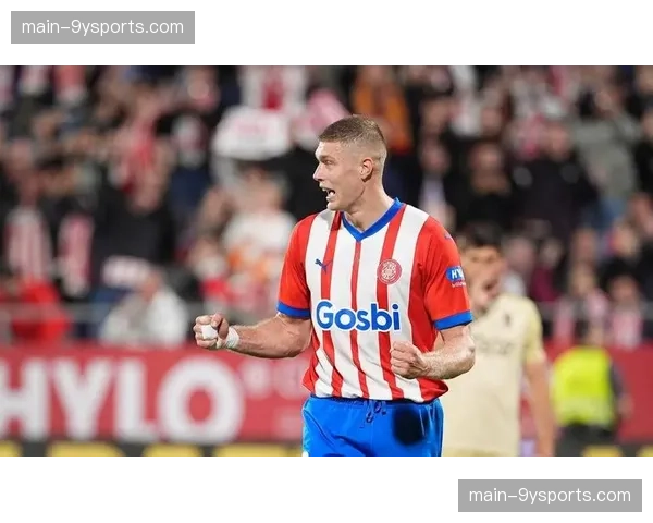 比利亚雷亚尔坚持4-3-3高压进攻，客场挑战赫罗纳取得关键三分。